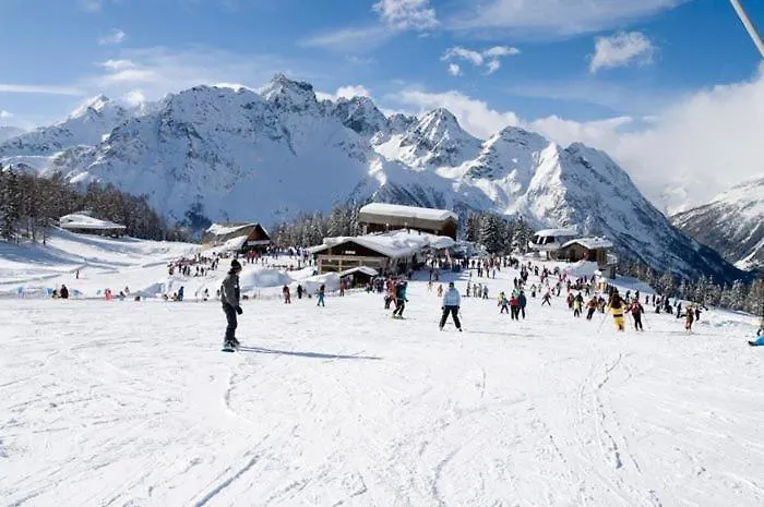 Rezia Hotel Chiesa in Valmalenco 3*,  Italy