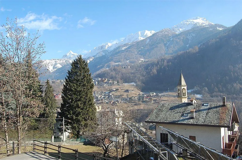 Rezia Hotel Chiesa in Valmalenco 3*,