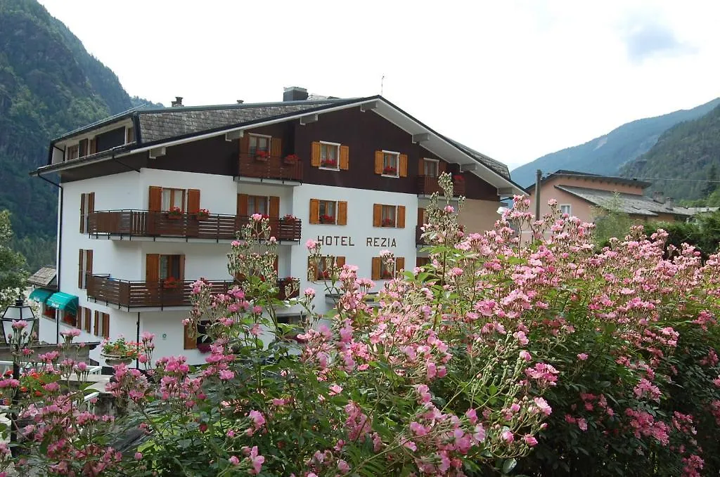 Rezia Hotel Chiesa in Valmalenco 3*,  Italy